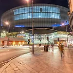 Cosy Apartment- City Centre - Free Parking-Sleep 5