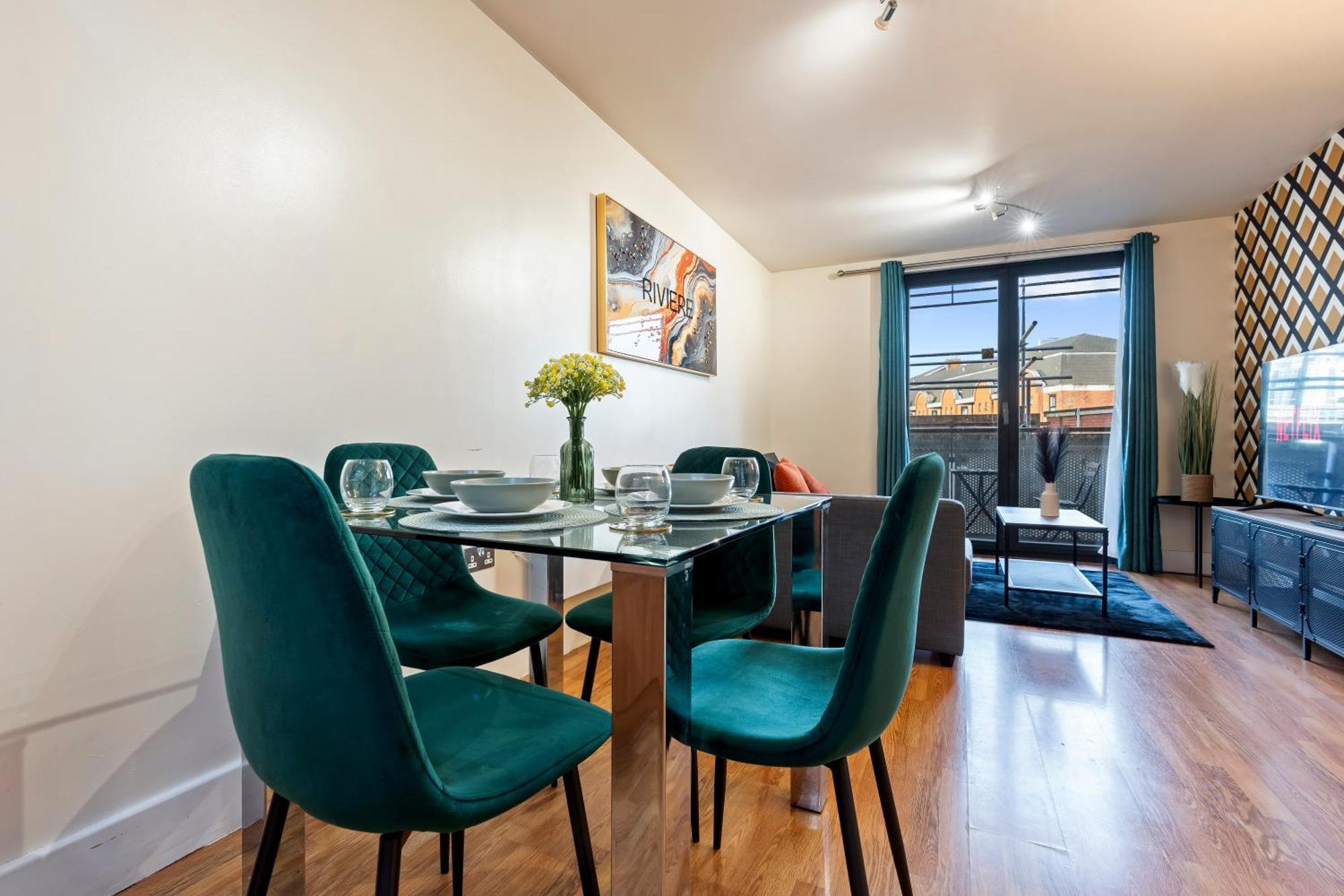 Cosy Apartment- Centre - Free Parking-sleep 5 Apartment *