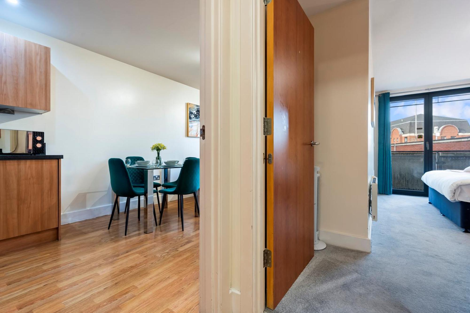 Cosy Apartment- Centre - Free Parking-sleep 5 Apartment